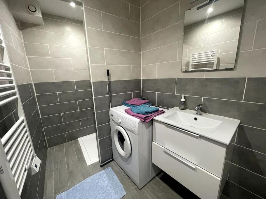 Maisonnette Des Douves Plein Centre 1 A 4 Voyageurs Malestroit المظهر الخارجي الصورة