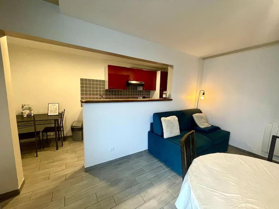 Maisonnette Des Douves Plein Centre 1 A 4 Voyageurs Malestroit المظهر الخارجي الصورة